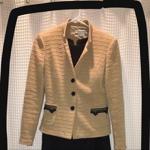 🎼 Polished, jazzy professional blazer 🎼